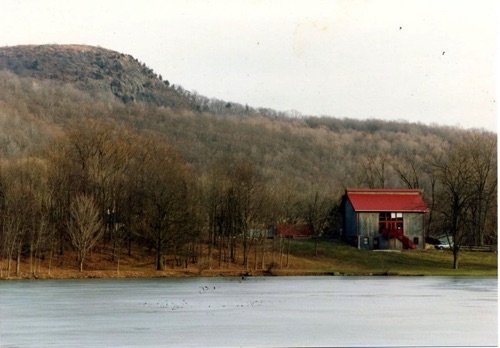 Barn Gallery and New Creamery Pond with Sugar Loaf Mtn. in background. 1996 (photo: John Lewis Stage) chs-006578